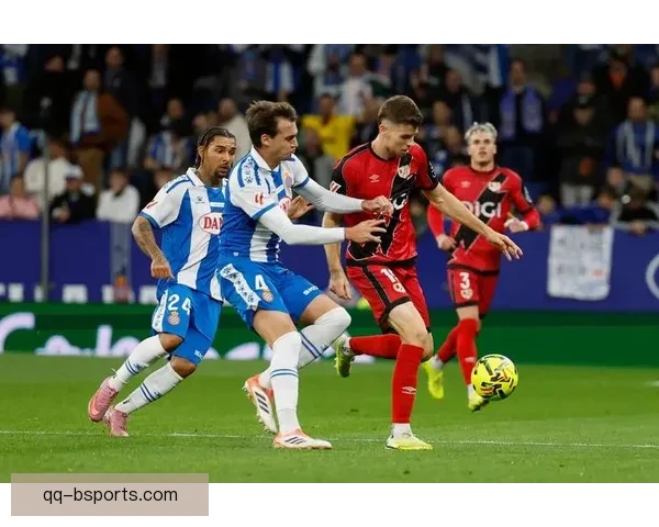 特里耶法甲主场精彩推射破门助球队取得关键进球