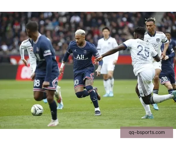 朗斯主场3-1逆袭巴黎圣日耳曼 全取三分迎来精彩胜利 朗斯主场3-1逆袭巴黎圣日耳曼 全取三分迎来精彩胜利